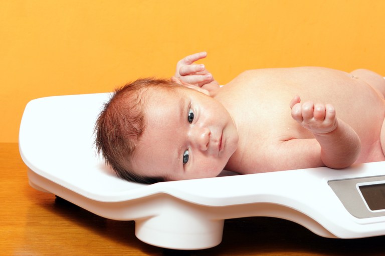 Baby waage 1 COLOURBOX2868575.jpg